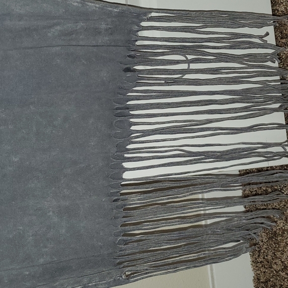 AC⚡DC fringe distressed top - Picture 3 of 5